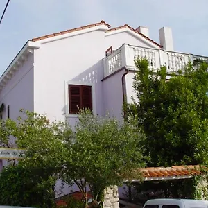 https://apartments-jovic.primorje-gorskikotar.com